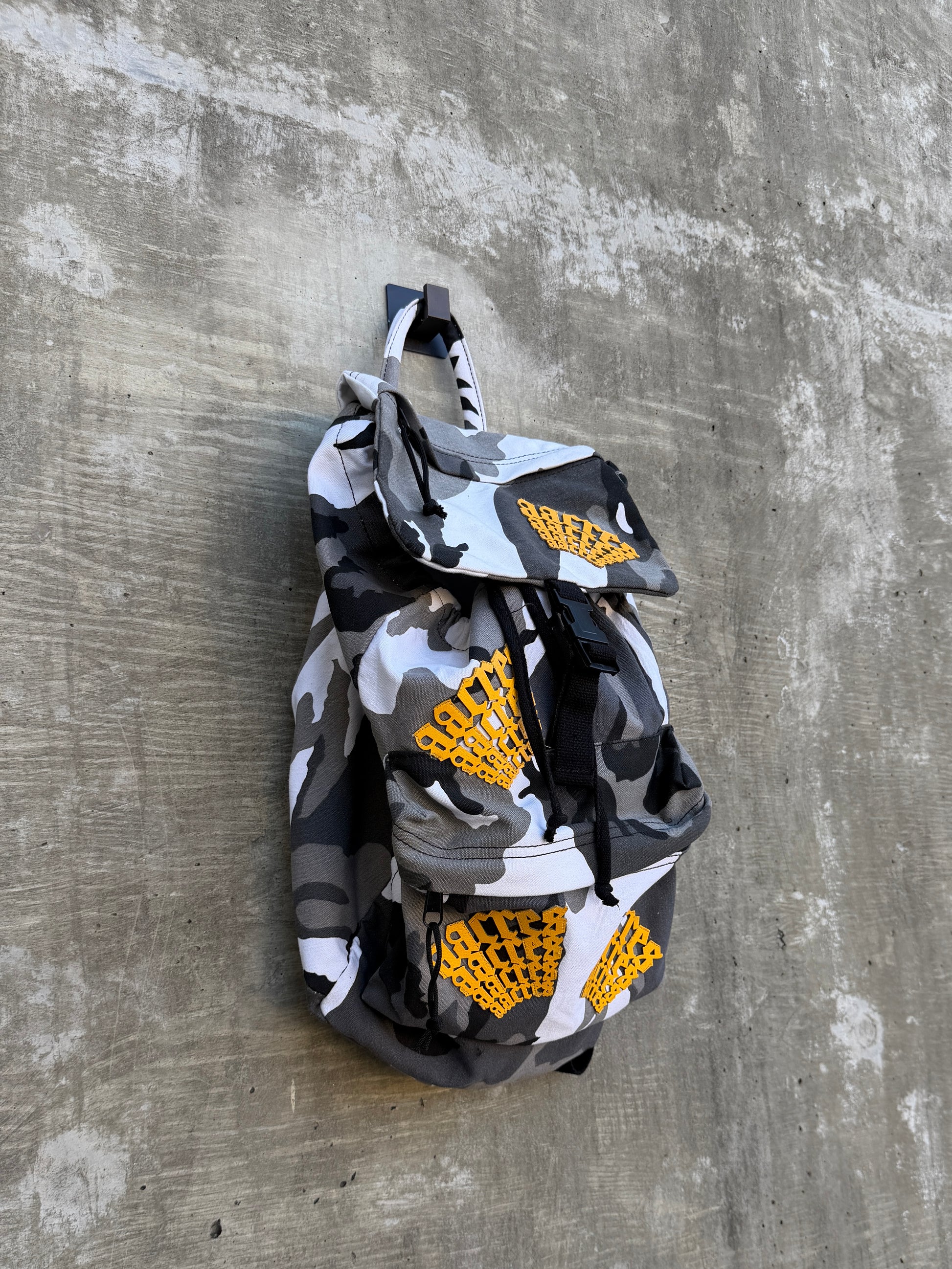 PATCH LOGO BACKPACK (SNOW CAMO)